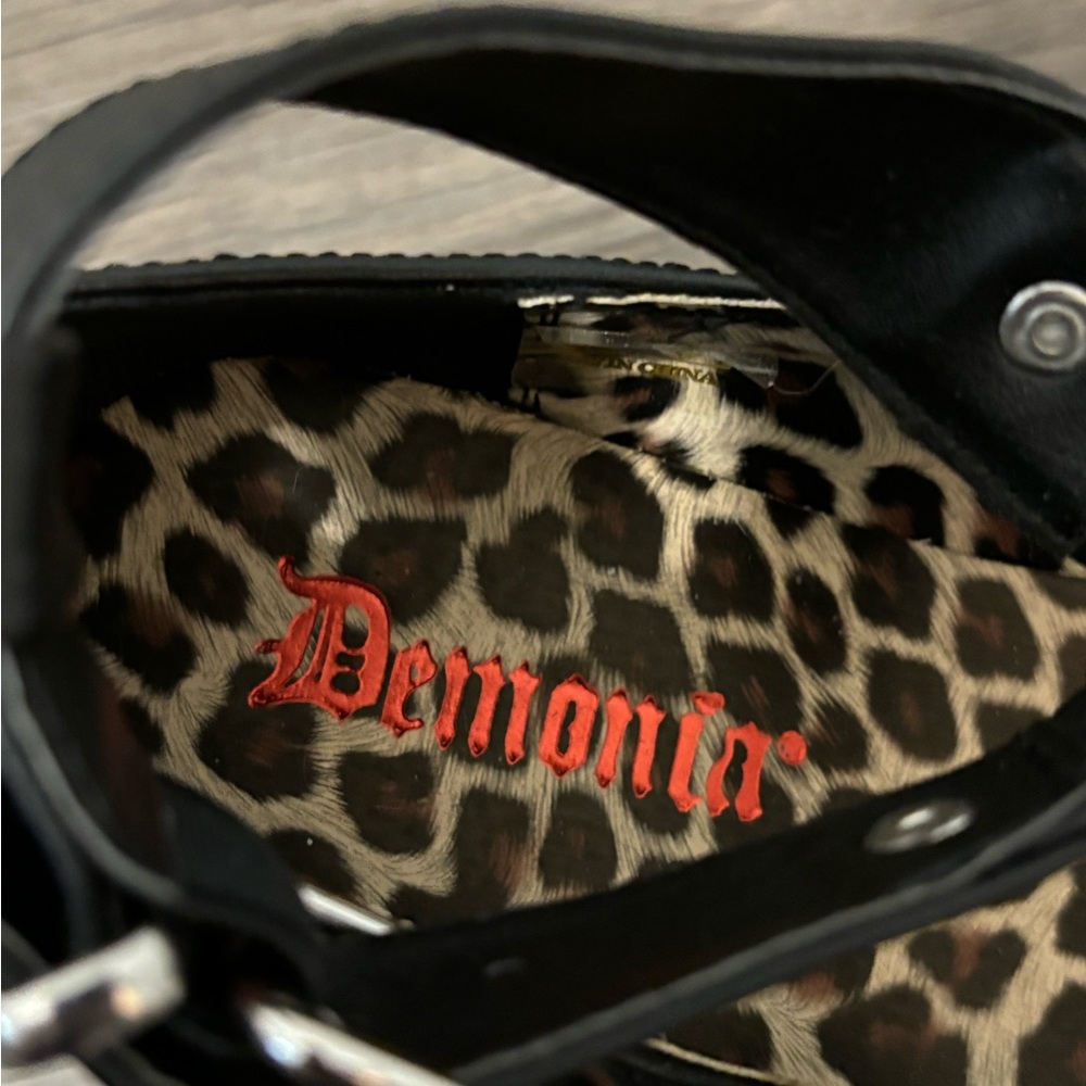 Demonia Sprite-02 Platform Heart Mary Janes - Picture 8 of 9